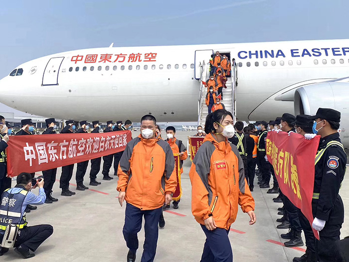 陕西援鄂抗疫英雄凯旋归来